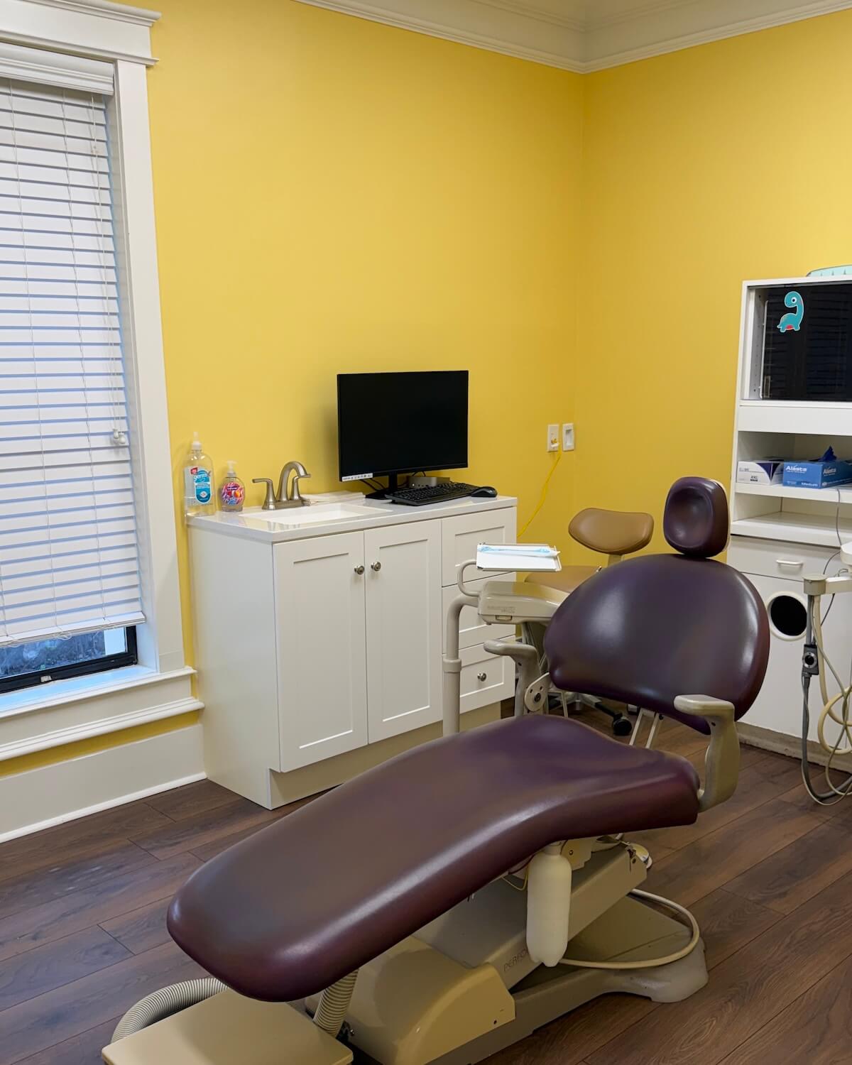 Yellow Pediatric Operatory Room